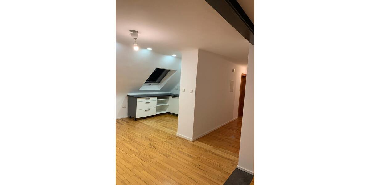 Dachgeschoßwohnung Schmelz - 2 Zimmer, 63 m&sup2;, 550&euro; | Angebot:26400579