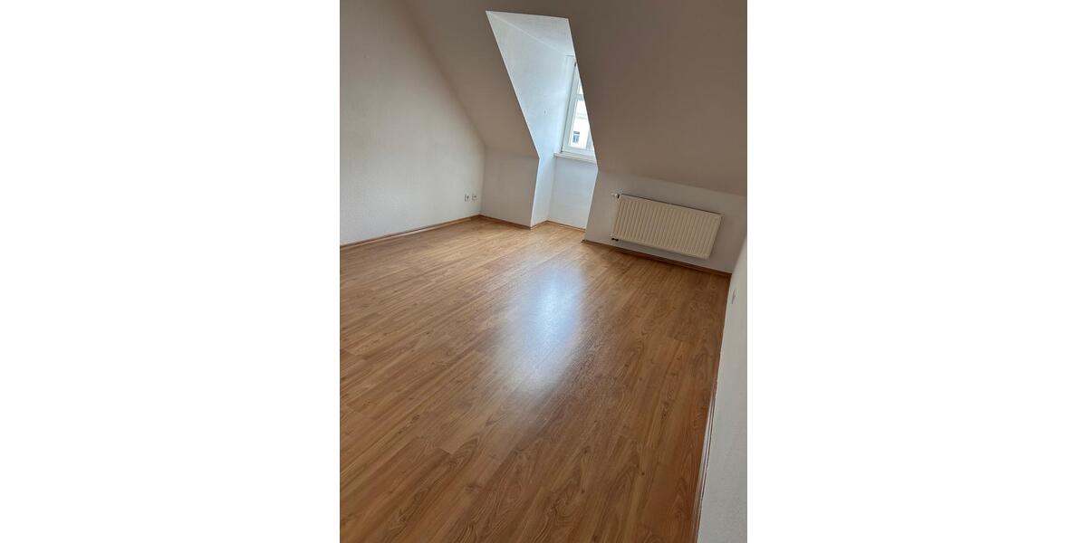 Dachgeschoßwohnung Auerbach/Vogtland Vogtland - 3 Zimmer, 75 m&sup2;, 415&euro; | Angebot:26534421