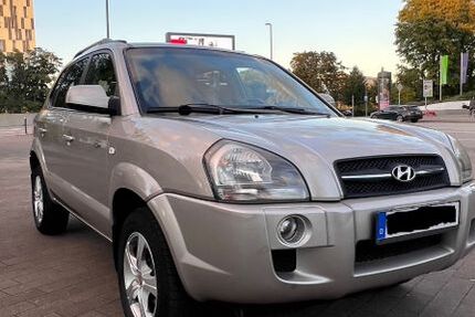 Hyundai TUCSON 150.000 km 3.750 € Hamburg 20146