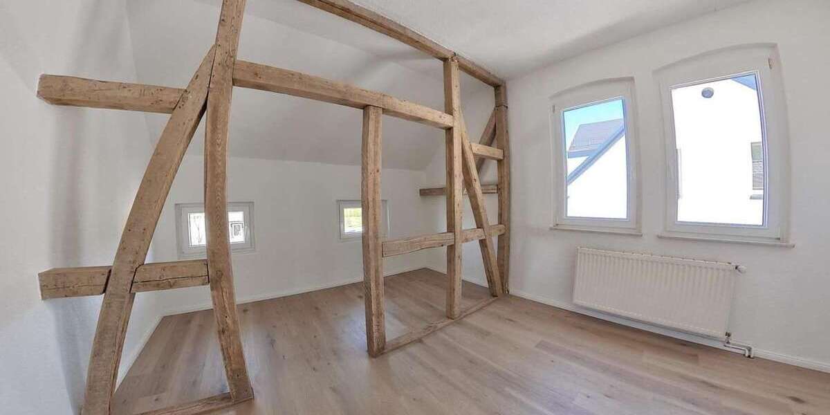 Einfamilienhaus Elsterberg - 7 Zimmer, 135 m&sup2;, 1.200&euro; | Angebot:26584120