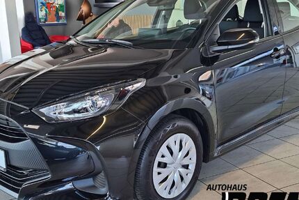 Toyota Yaris 15.100 km 16.451 &euro; Celle 29227