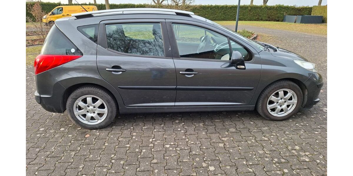 Peugeot 207 142.000 km 2.999 € Salzkotten 33154