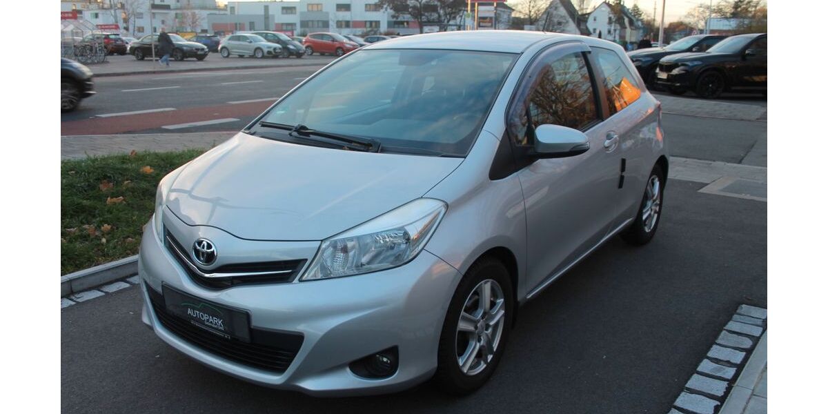 Toyota Yaris 90.000 km 7.600 &euro; Nürnberg 90449