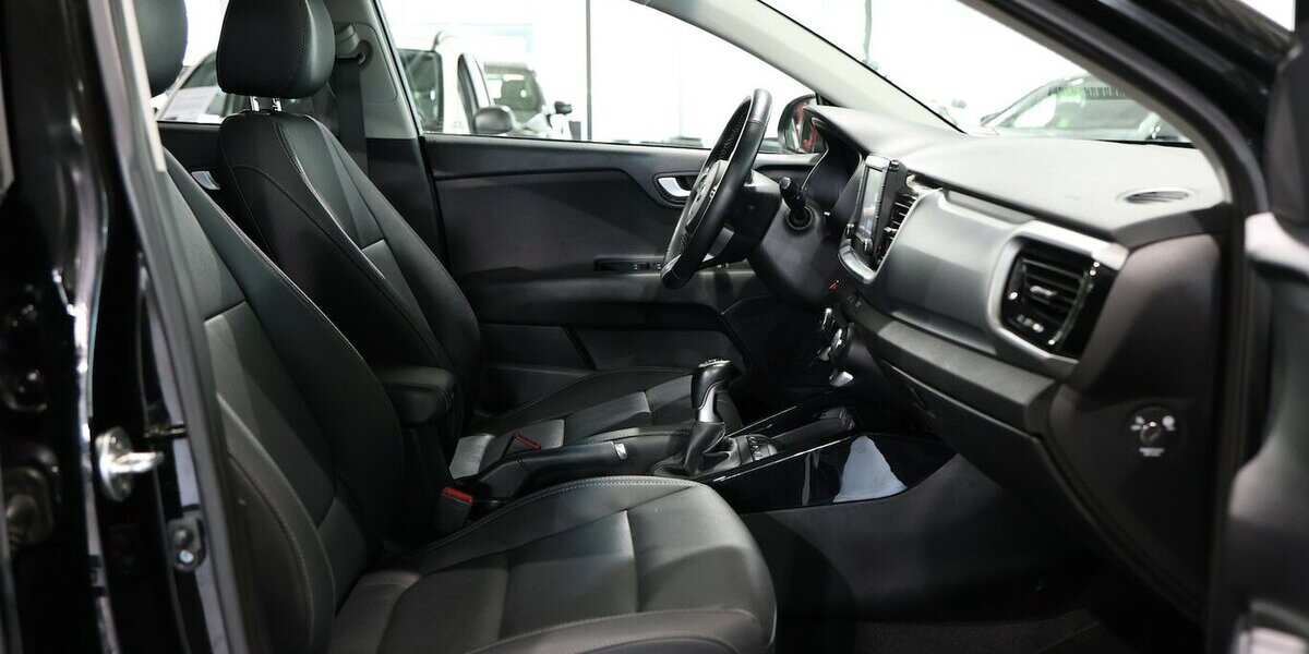 Kia Stonic 1.0 T-GDI PLATIUM-EDITION / SCHIEBEDACH / 62.000 km 14.444 &euro; Hamm 59077