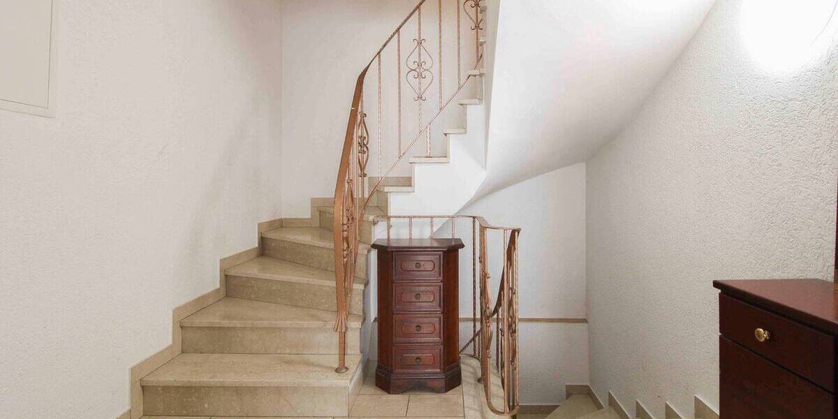 Etagenwohnung Frankfurt am Main Seckbach - 2 Zimmer, 82 m&sup2;, 329.000&euro; | Angebot:26344698