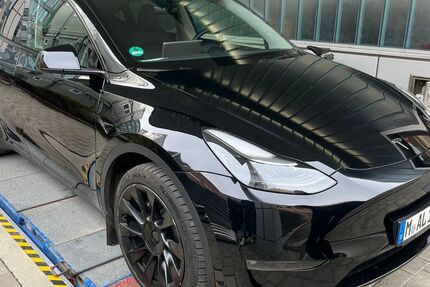 Tesla Model Y 25.000 km 35.900 &euro; München 80639