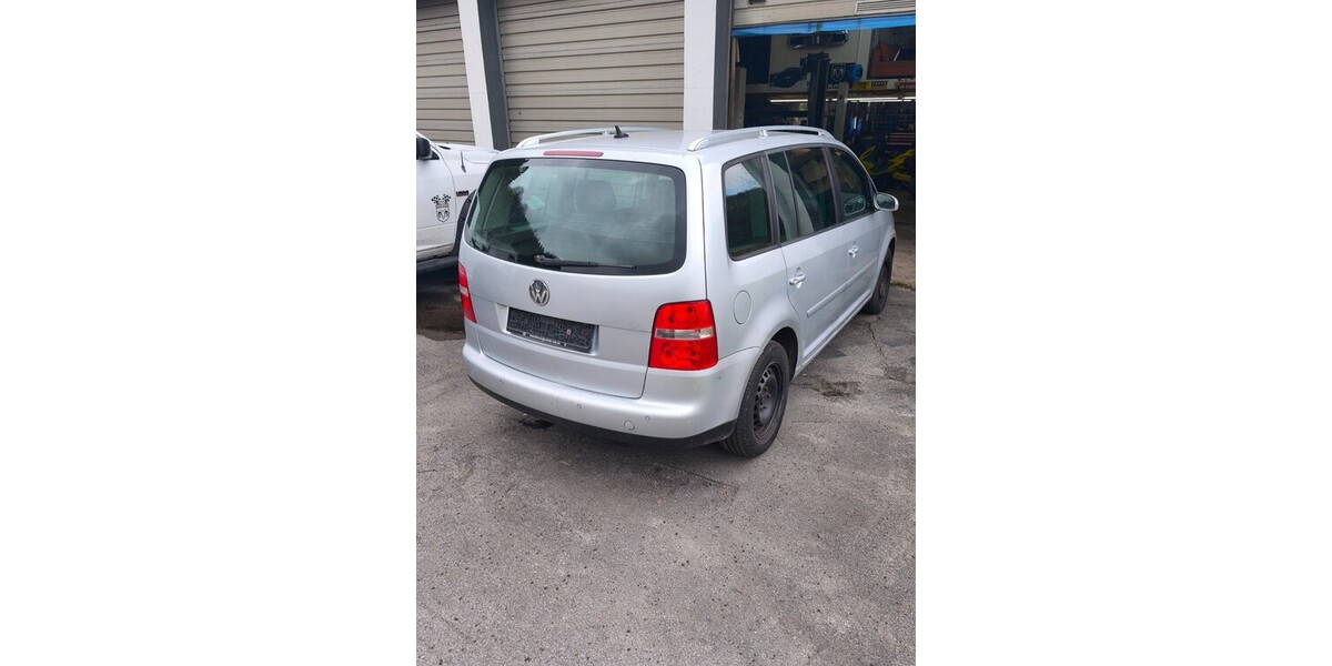 VW Touran 289.000 km 1.800 &euro; Halver 58553