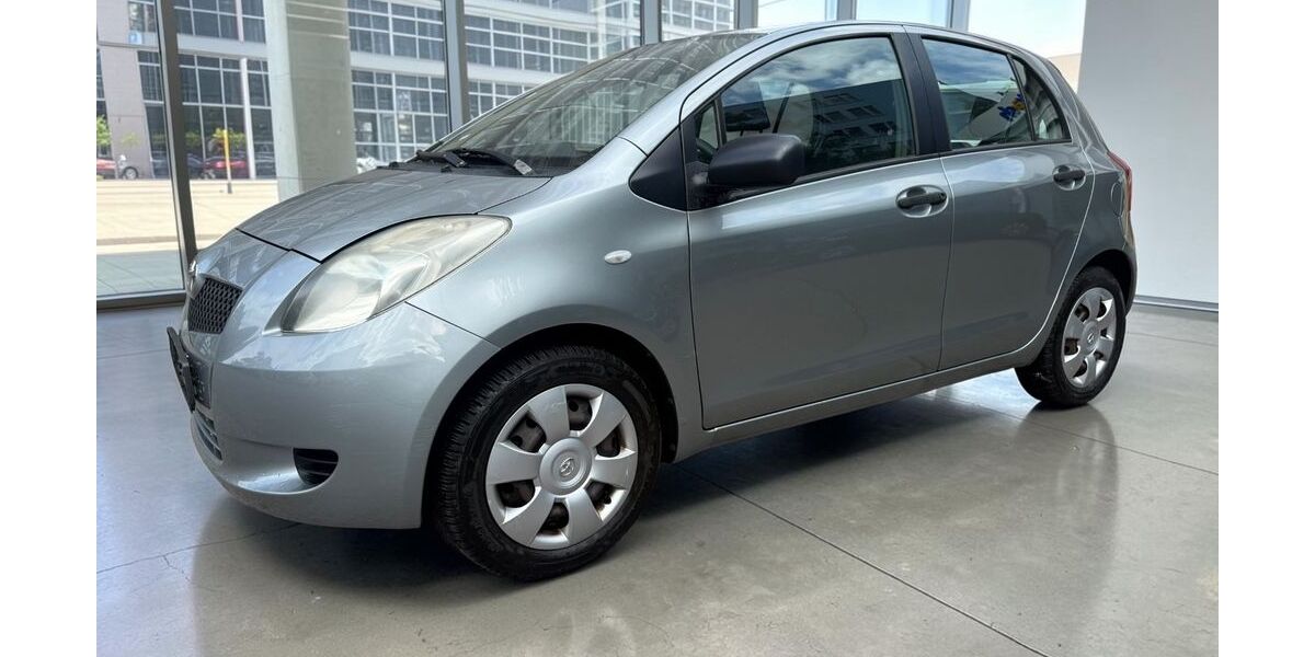 Toyota Yaris 82.762 km 3.500 &euro; München 80636