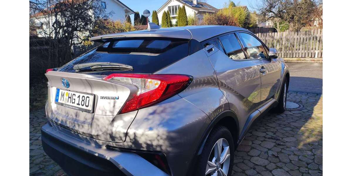 Toyota C-HR 90.200 km 18.500 &euro; Oberhaching 82041