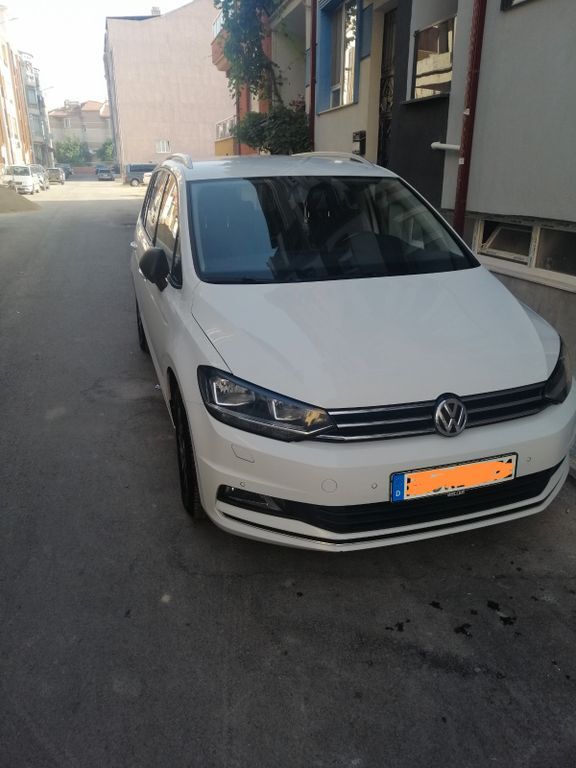 VW Touran 86.000 km 22.600 € Hamburg 21109