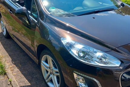 Peugeot 308 81.000 km 6.500 &euro; Paderborn 33165