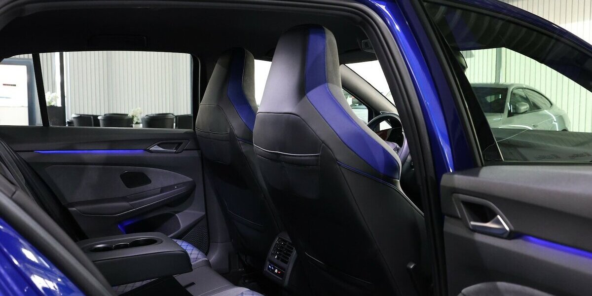 VW Golf VIII 2.0 TSI DSG 4M R-PERFROMANCE BLACK STY 40.000 km 37.555 &euro; Hamm 59077