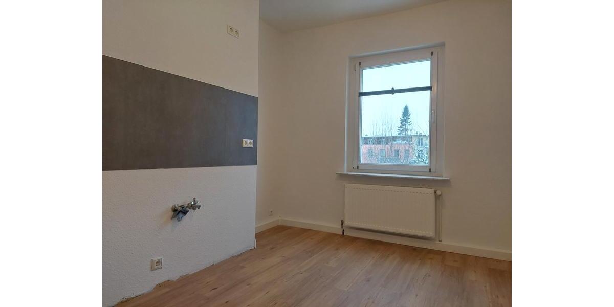 Etagenwohnung Schwerin - 4 Zimmer, 104 m&sup2;, 1.300&euro; | Angebot:25796796