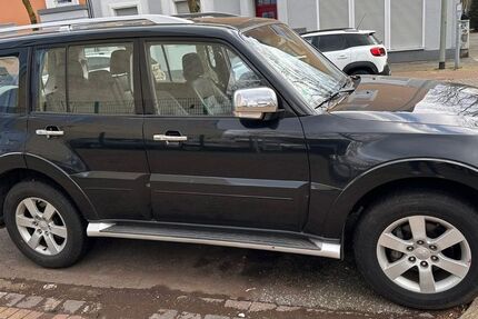 Mitsubishi Pajero 191.505 km 6.499 &euro; Duisburg 47057