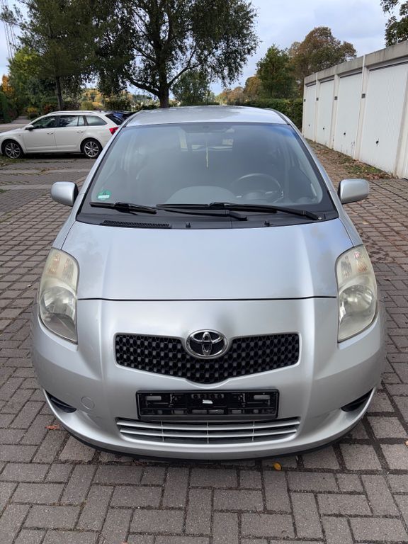Toyota Yaris 200.997 km 1.800 € Hannover 30453