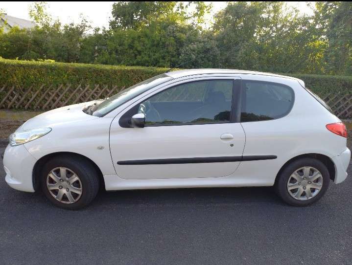 Peugeot 206 105.250 km 2.500 &euro; Hahnstätten 65623