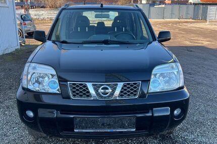 Nissan X-Trail 232.142 km 2.990 &euro; Hamburg 22113