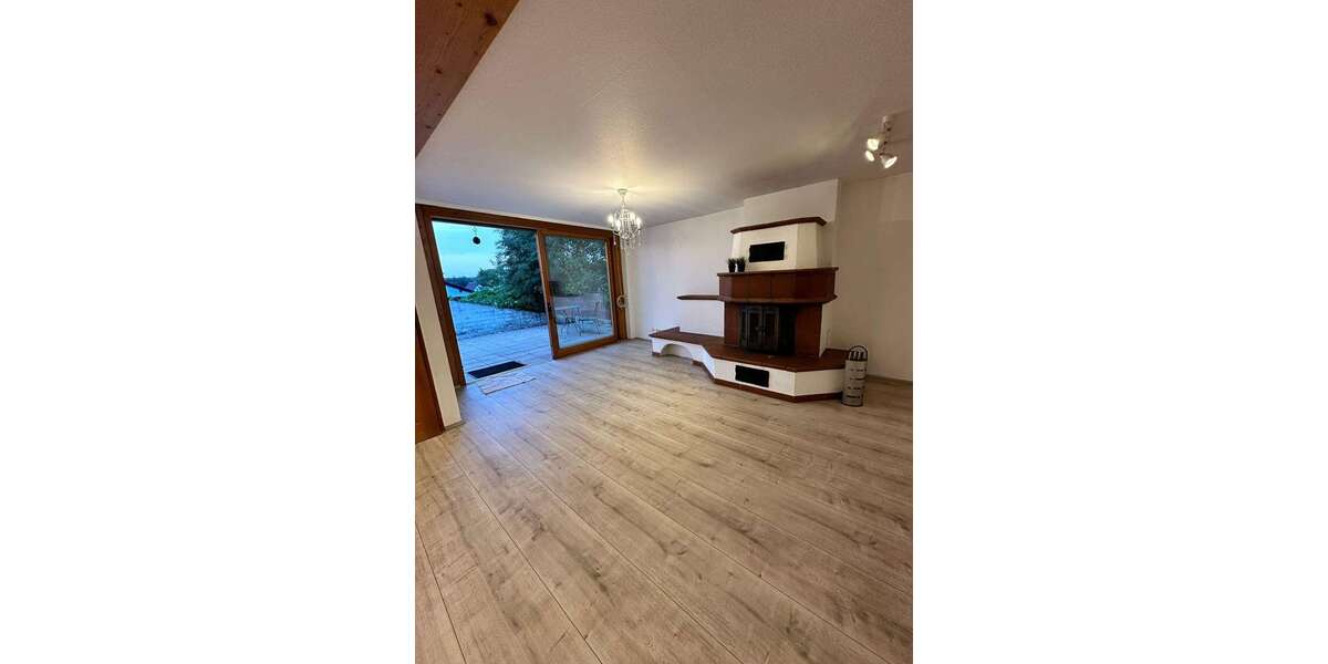 Wohnung zum Mieten in Enkenbach-Alsenborn 1.450 € 197 m² 6 zimmer