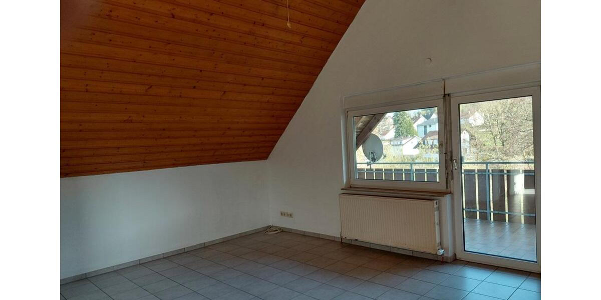Dachgeschoßwohnung Aalen Dewangen - 2.5 Zimmer, 71 m&sup2;, 568&euro; | Angebot:26181769