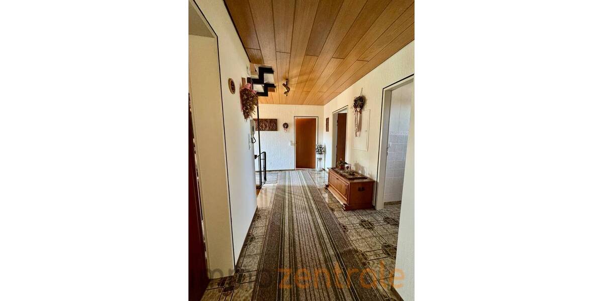 Einfamilienhaus Gunzenhausen Laubenzedel - 8 Zimmer, 203 m&sup2;, 329.000&euro; | Angebot:25680267