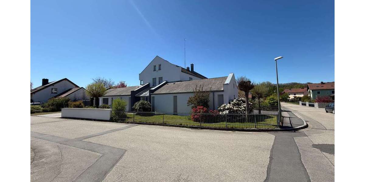 Einfamilienhaus Nabburg - 10 Zimmer, 320 m&sup2;, 650.000&euro; | Angebot:26661369