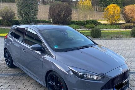 Ford Focus 182.000 km 13.500 &euro; Töging 84513