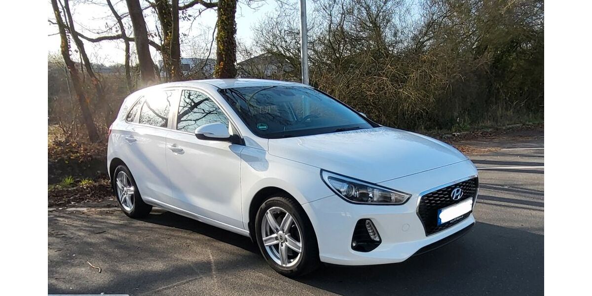 Hyundai i30 91.338 km 11.900 &euro; Langerwehe 52379