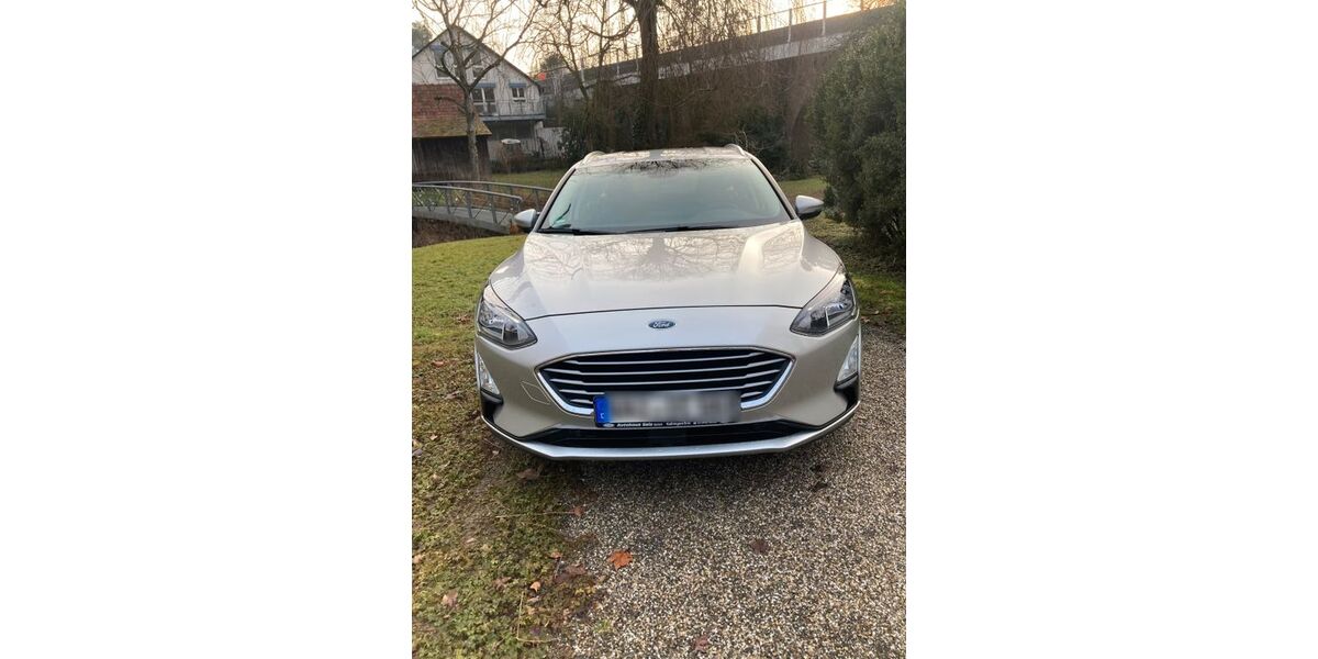 Ford Focus 31.000 km 14.800 &euro; Lauffen 74348