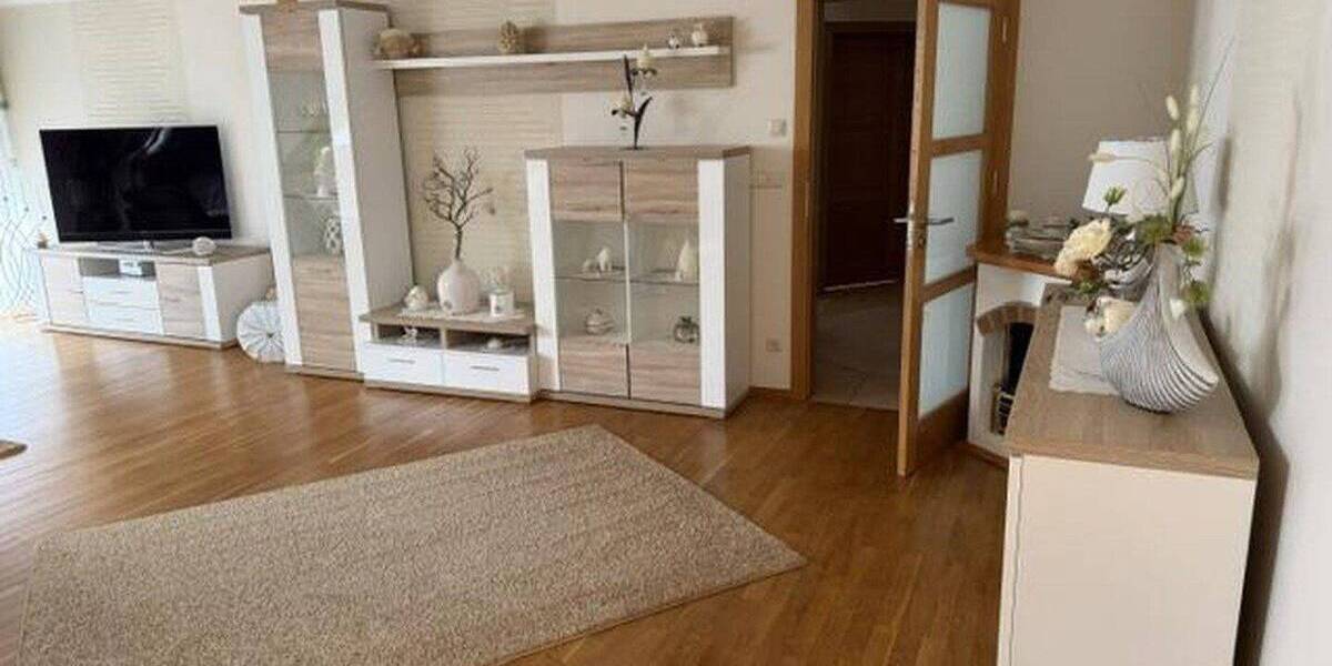Etagenwohnung Luckau Stadt Luckau - 2 Zimmer, 100 m&sup2;, 1.221&euro; | Angebot:26929519