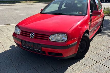 VW Golf 125.004 km 850 &euro; Nürnberg 90441