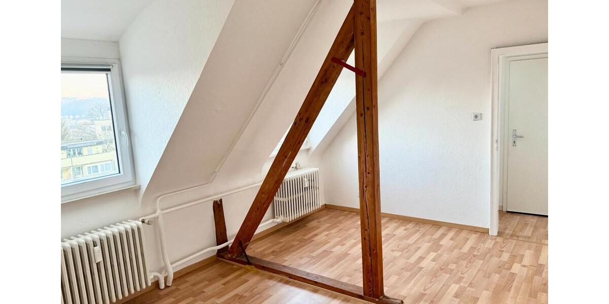 Dachgeschoßwohnung Saarbrücken St. Arnual - 4 Zimmer, 77 m&sup2;, 135.000&euro; | Angebot:27161381