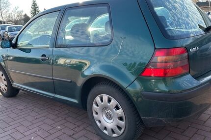 VW Golf 152.000 km 1.800 &euro; Lübeck 23560