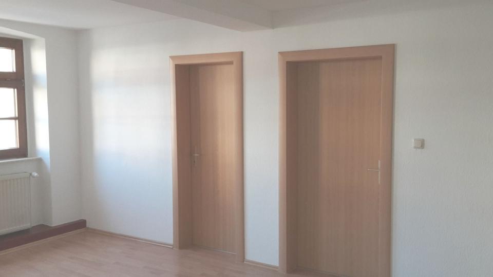 Etagenwohnung Pegau - 2 Zimmer, 60 m&sup2;, 320&euro; | Angebot:24853460