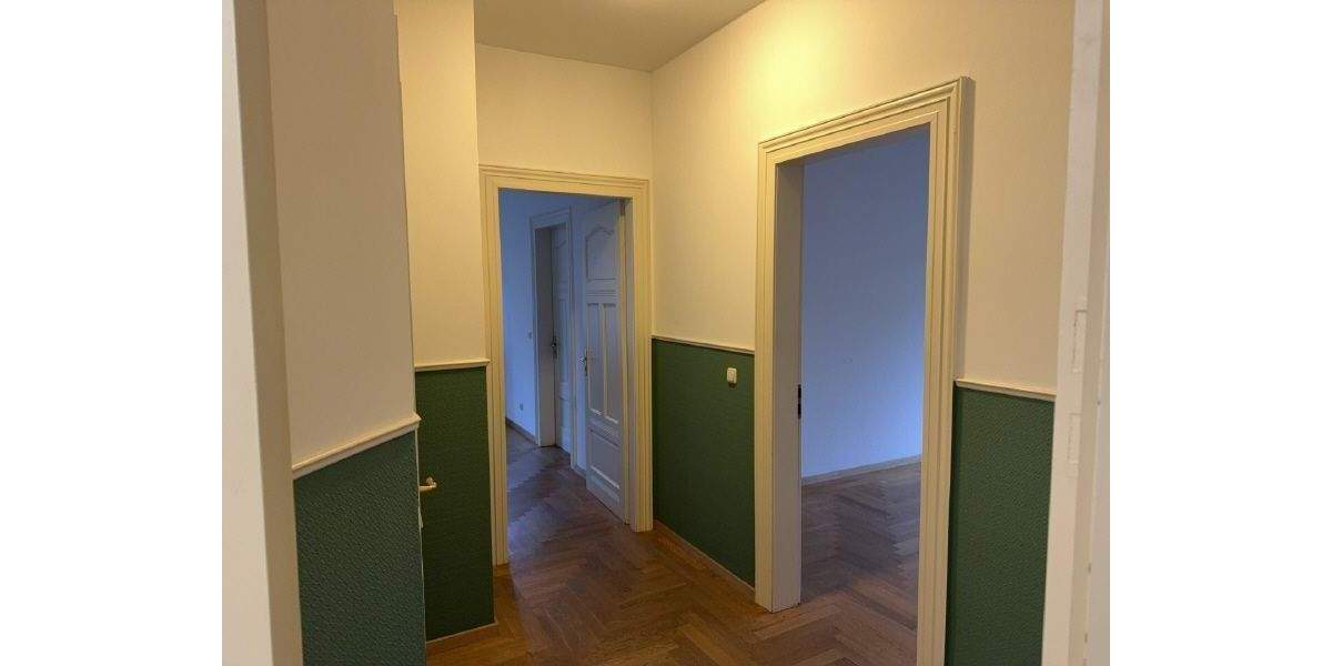 Gewerbeobjekt Gotha - 7 Zimmer, 135 m&sup2;, 1.100&euro; | Angebot:25727901