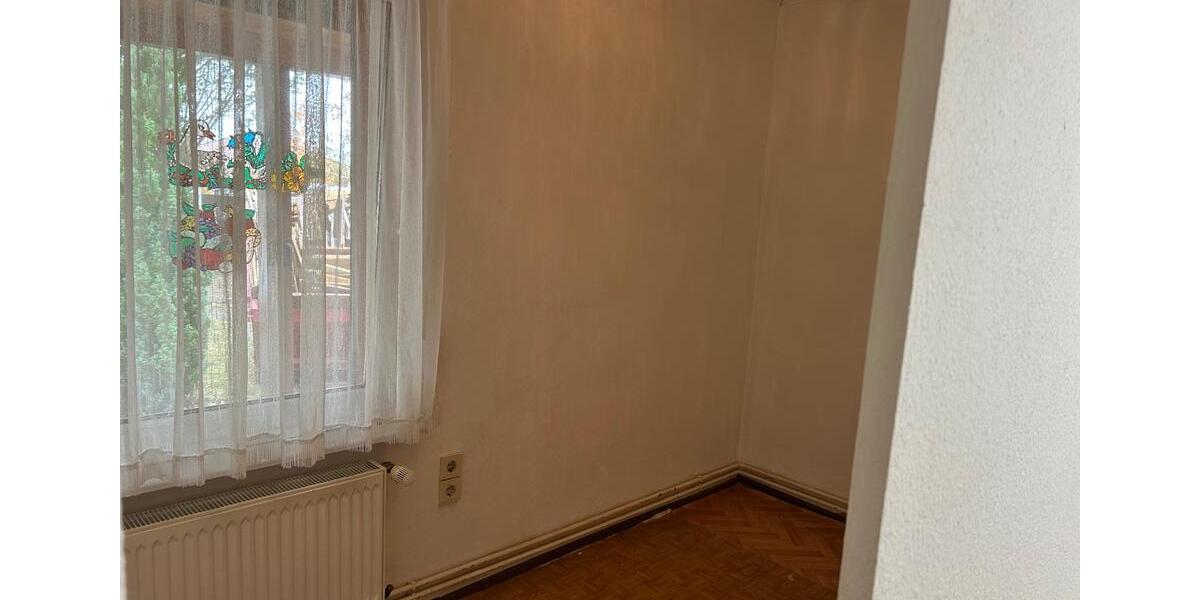 Baugrundstück mit kleinem massiven Wohnhaus 2 zimmer