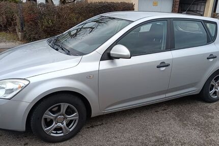 Kia ceed / Ceed 125.000 km 3.000 &euro; Siegenburg 93354