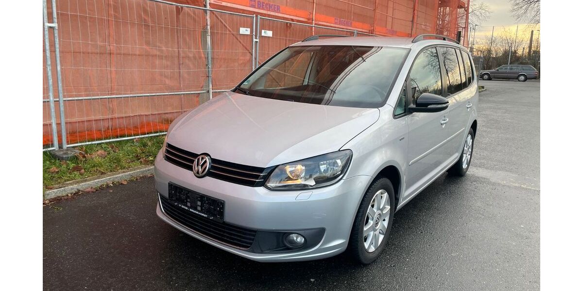 VW Touran 180.000 km 6.999 &euro; Berlin 12057
