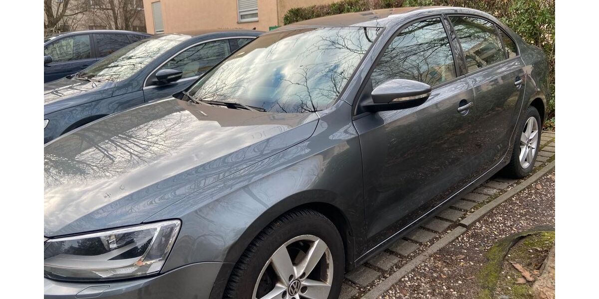 VW Jetta 91.900 km 8.700 € Berlin 12107