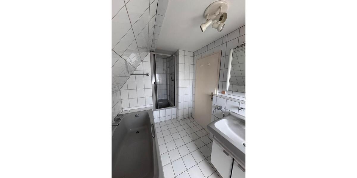 Doppelhaushälfte Wiesbaden Schierstein - 2 Zimmer, 85 m&sup2;, 1.500&euro; | Angebot:26035821
