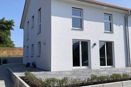 Haus Ellingen - 4 Zimmer, 127 m&sup2;, 1.650&euro; | Angebot:25820767