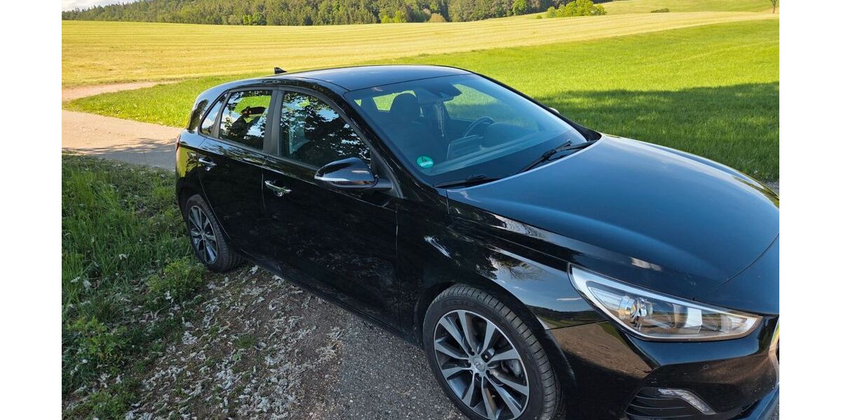 Hyundai i30 150.000 km 11.200 &euro; Falkenstein 93167