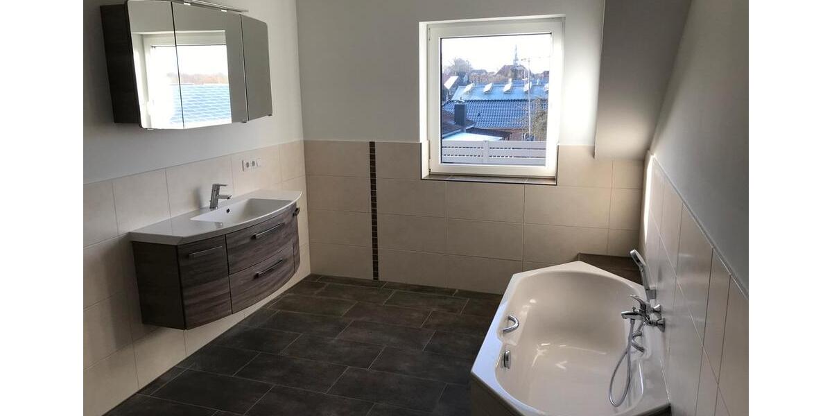 Dachgeschoßwohnung Tellingstedt - 4 Zimmer, 156 m&sup2;, 1.090&euro; | Angebot:26380781
