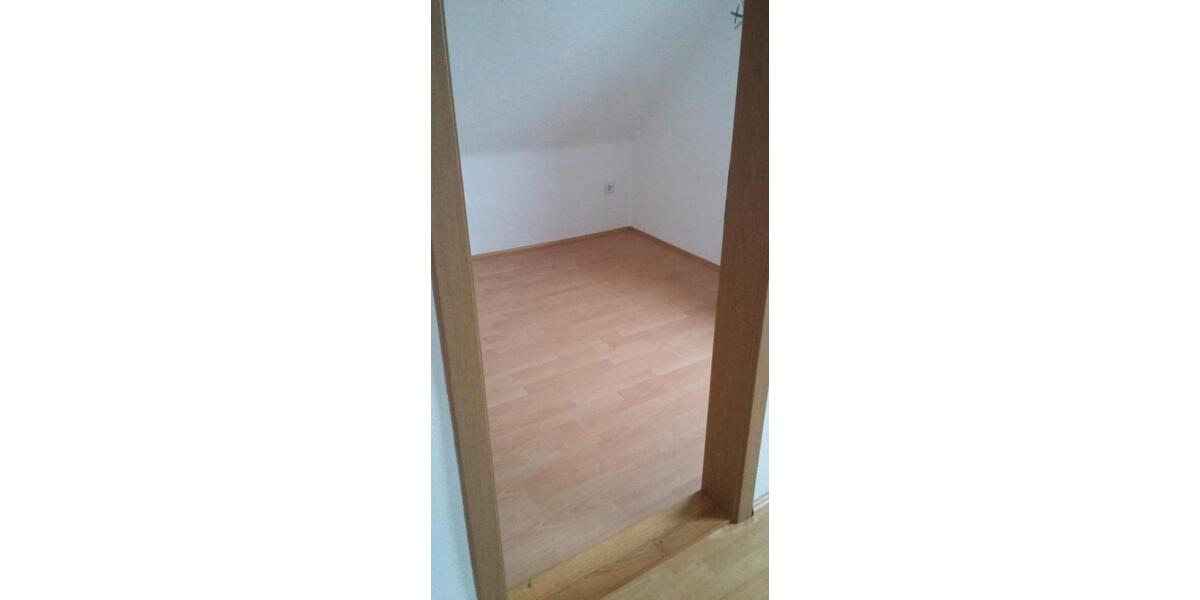 Einfamilienhaus Neusorg - 3 Zimmer, 127 m&sup2;, 1.350&euro; | Angebot:26338330