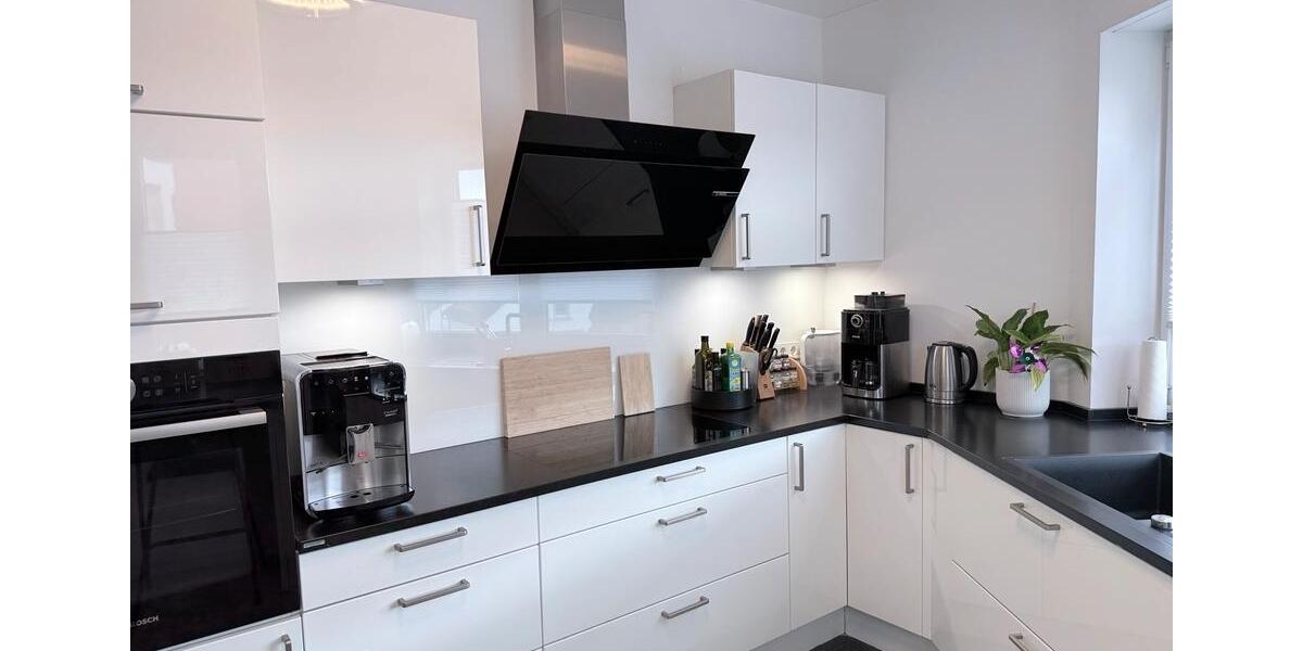 Etagenwohnung Wiesbaden Biebrich - 4 Zimmer, 114 m&sup2;, 2.000&euro; | Angebot:26038493