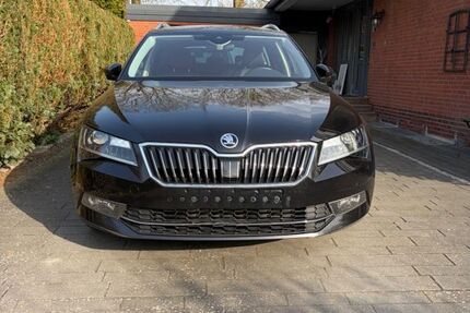 Skoda Superb 210.000 km 16.000 &euro; Wacken 25596