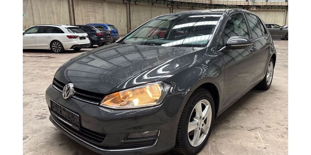 VW Golf 213.400 km 9.890 &euro; München 81825