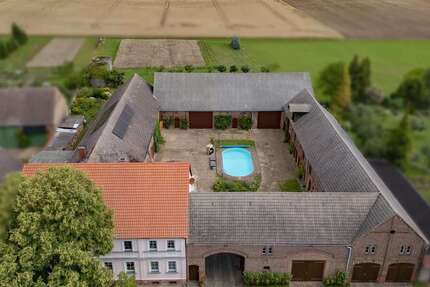 Haus Niedergörsdorf - 10 Zimmer, 335 m&sup2;, 659.000&euro; | Angebot:22045500