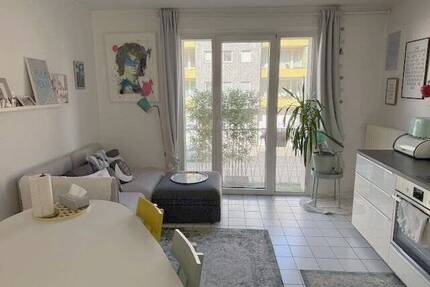 Zentrales Wohnen mit Balkon und Aufzug! – Nähe Wehrhahn!