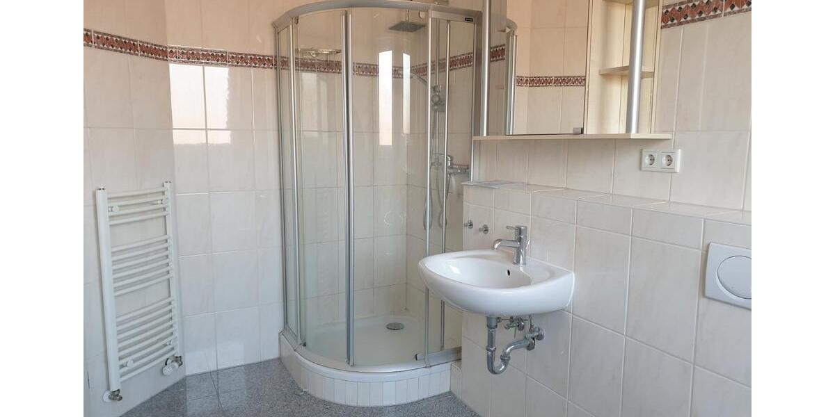 Dachgeschoßwohnung Langenfeld (Rheinland) - 3 Zimmer, 85 m&sup2;, 289.000&euro; | Angebot:26095167