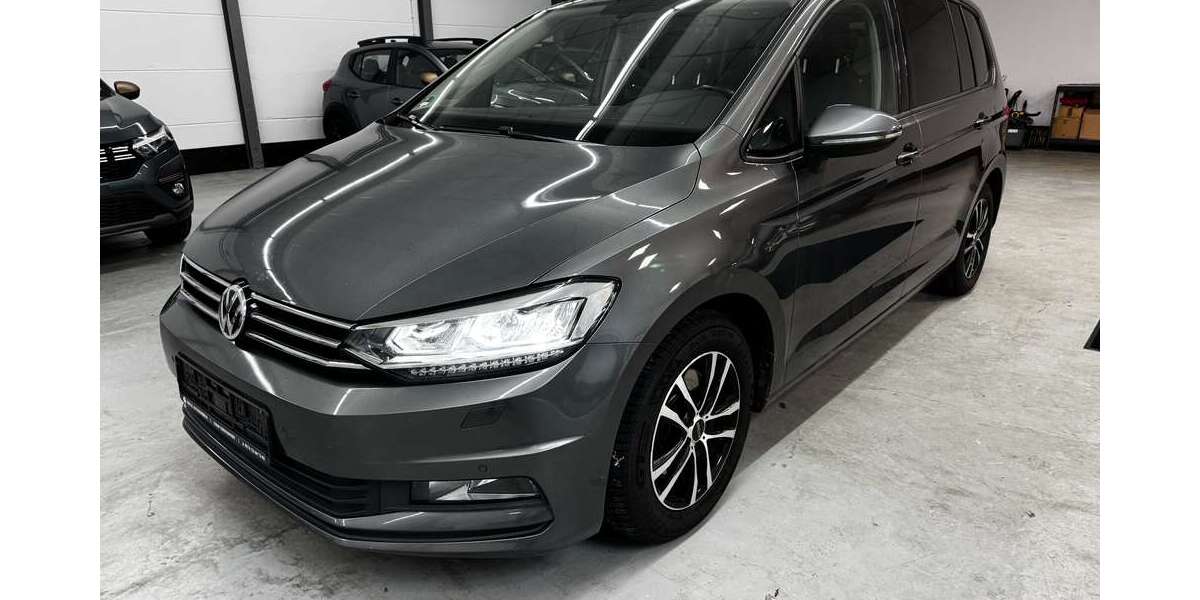 VW Touran 235.000 km 9.950 &euro; Much 53804